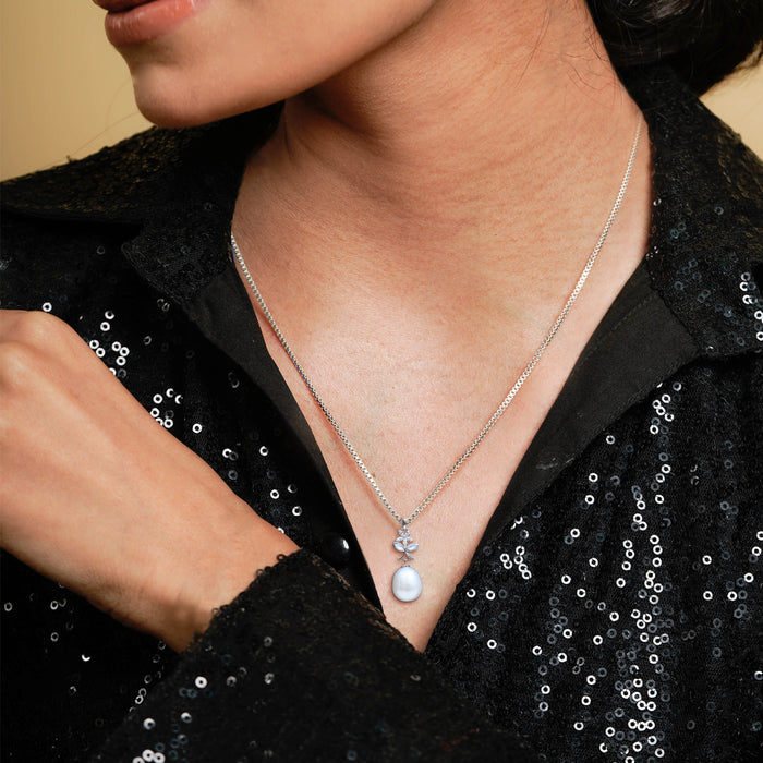 Silver Sparkling Hope Flower Pearl Pendant