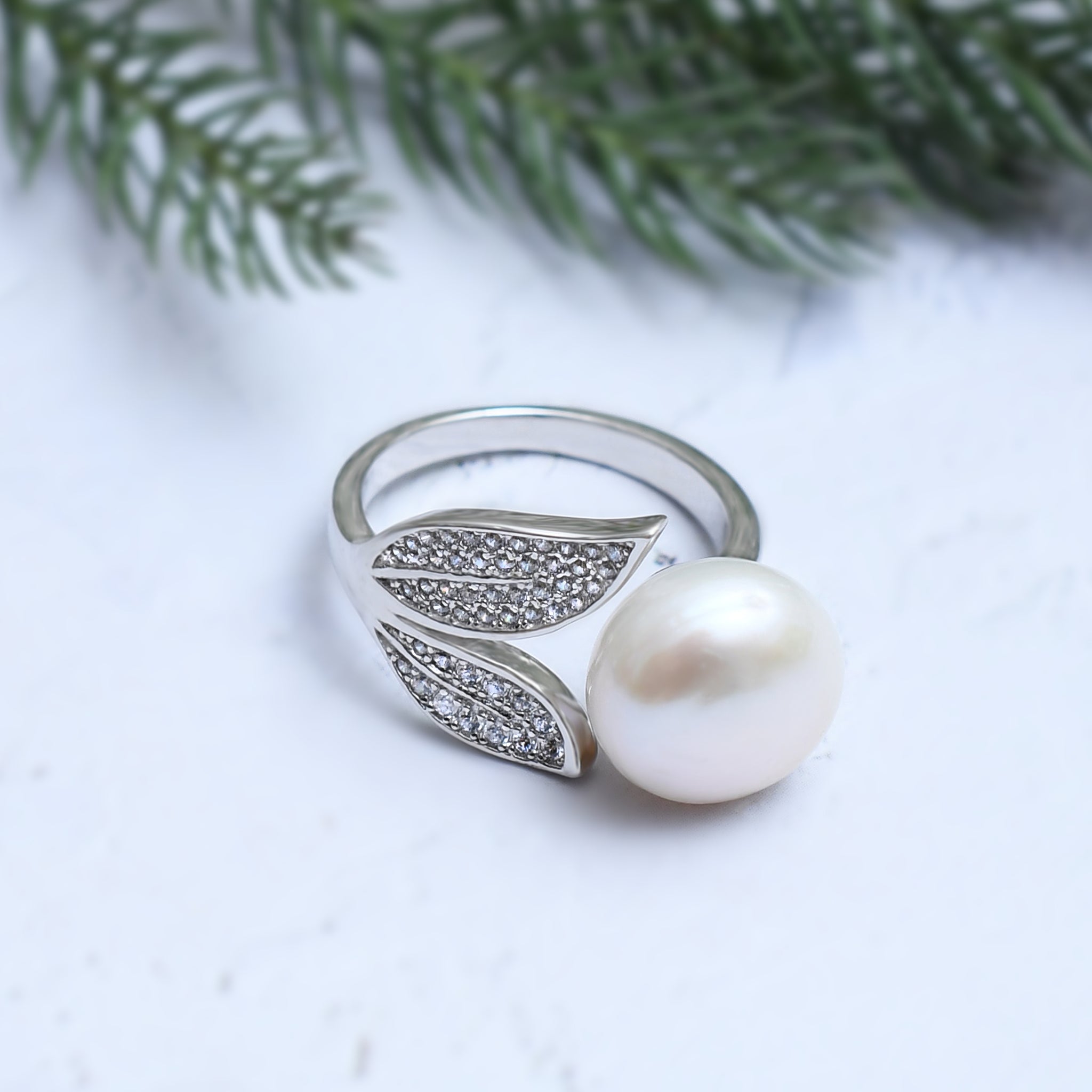 Silver Leaf Tail Pearl Ring