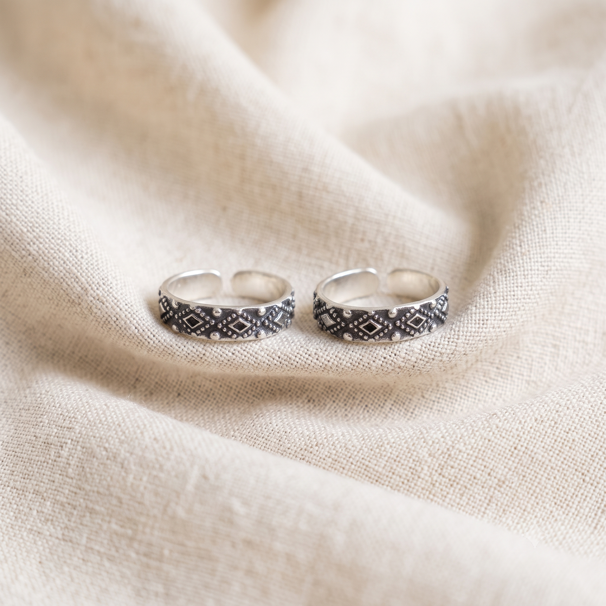 Silver Oxidised Intricate Sculpt Toe Rings
