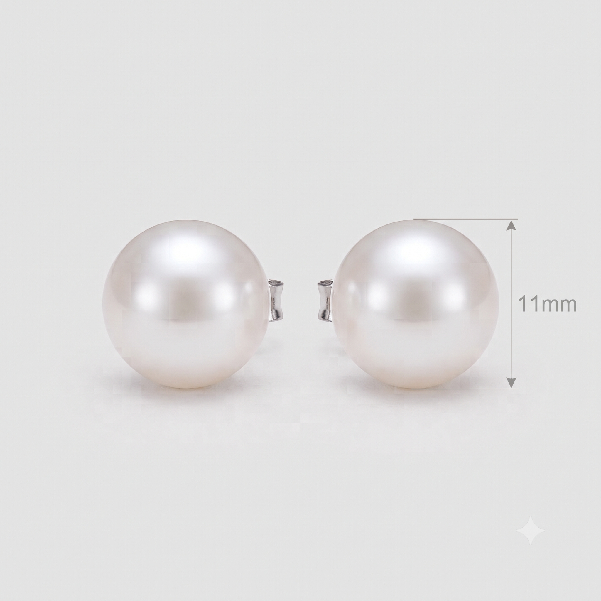Silver Button Pearl Earring