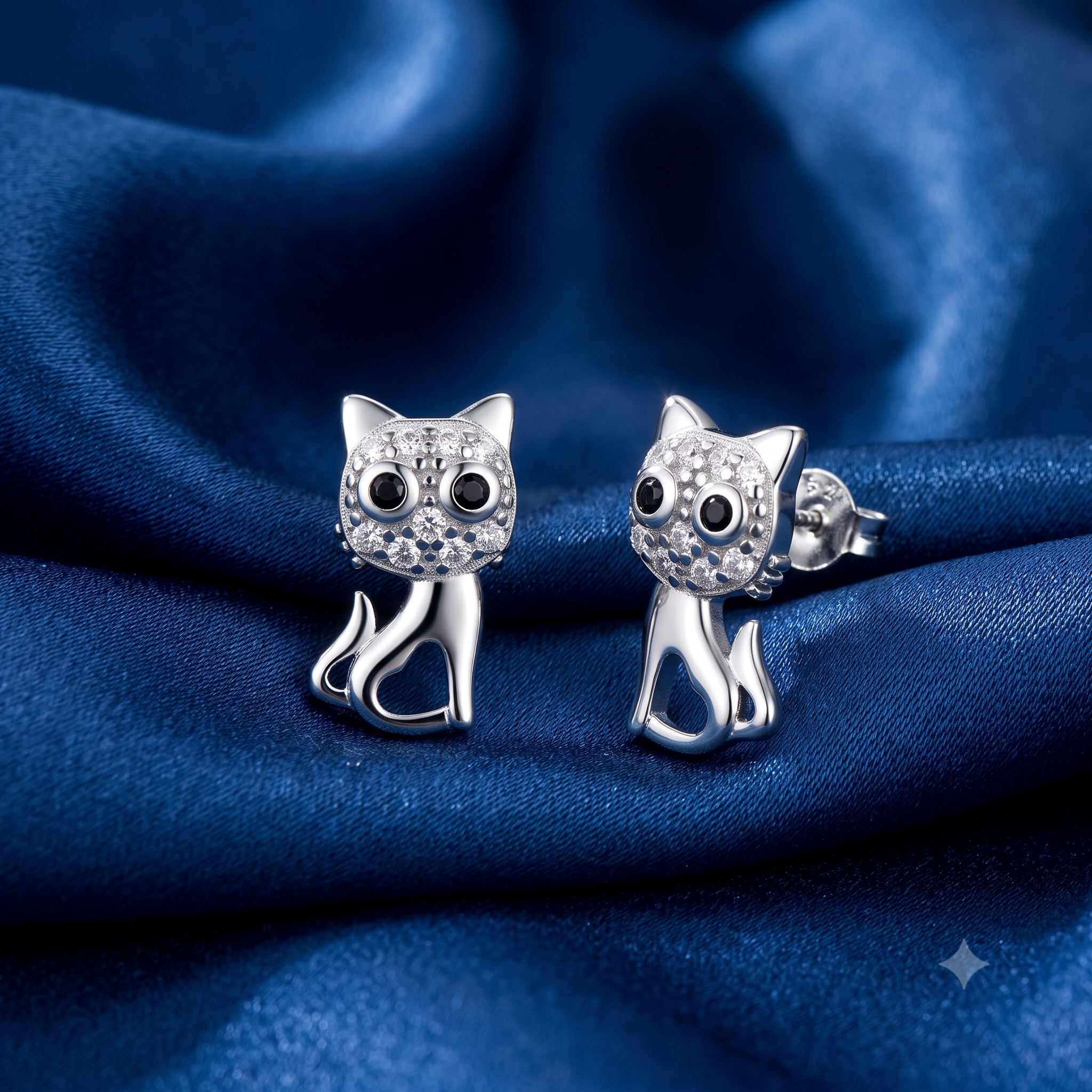 Silver Innocent Cat Earrings