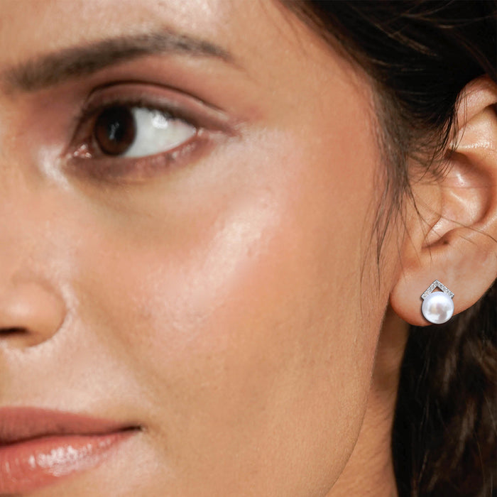 Silver Hill-Top Pearl Earrings