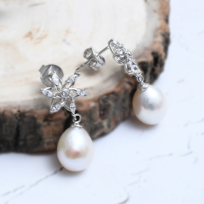 Silver Absolute Flower Pearl Set