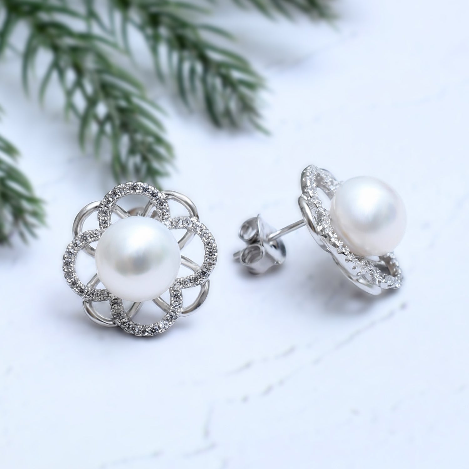 Silver Floral Highlight Pearl Earrings