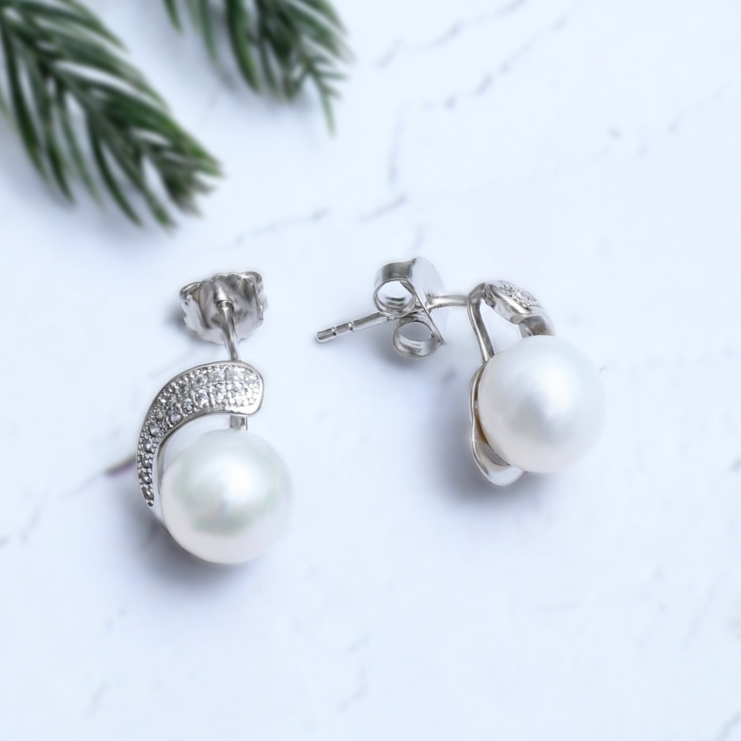 Silver Shimmer Curve Pearl Earrings