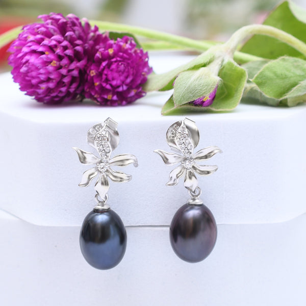 Silver Rain Lily with Dangling Black Pearl Earrings