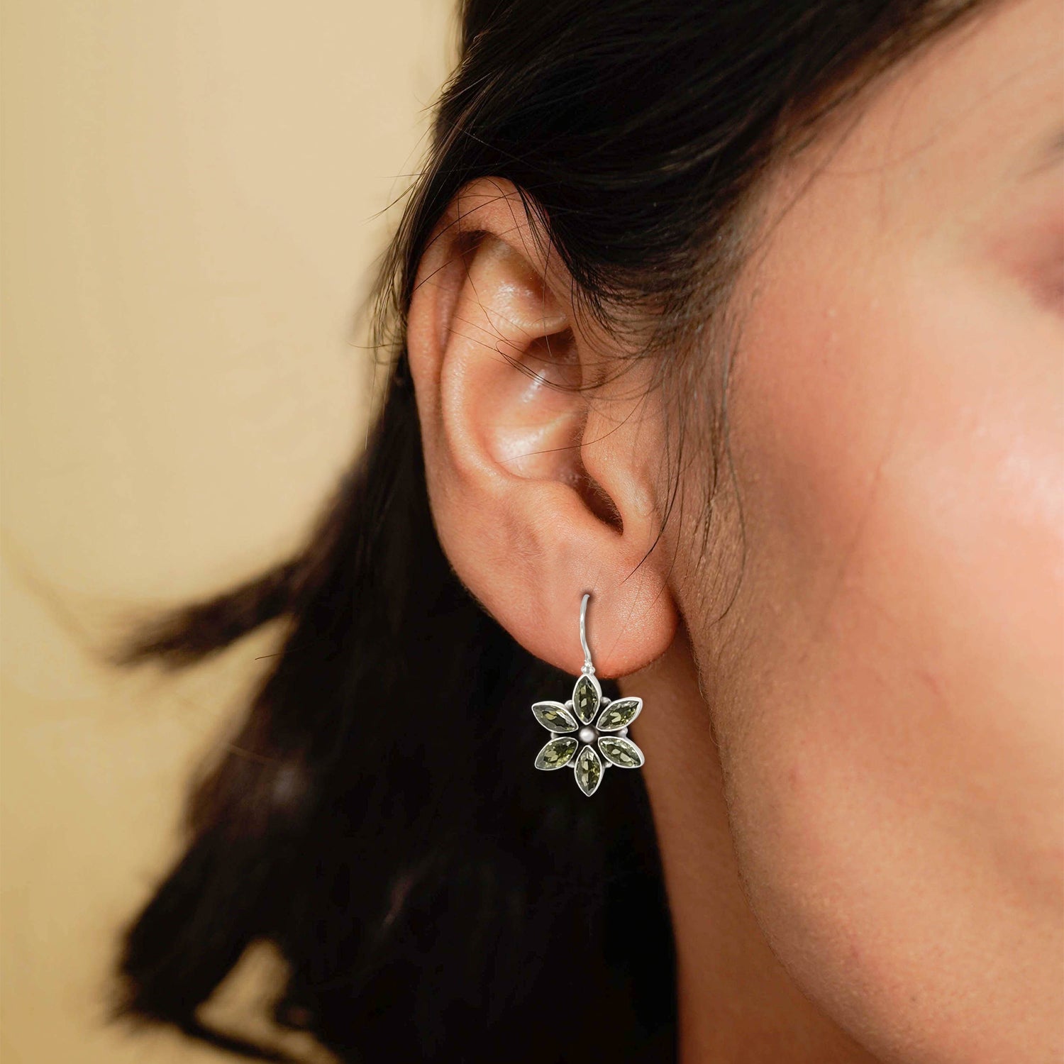 Silver Flower Peridot Earrings