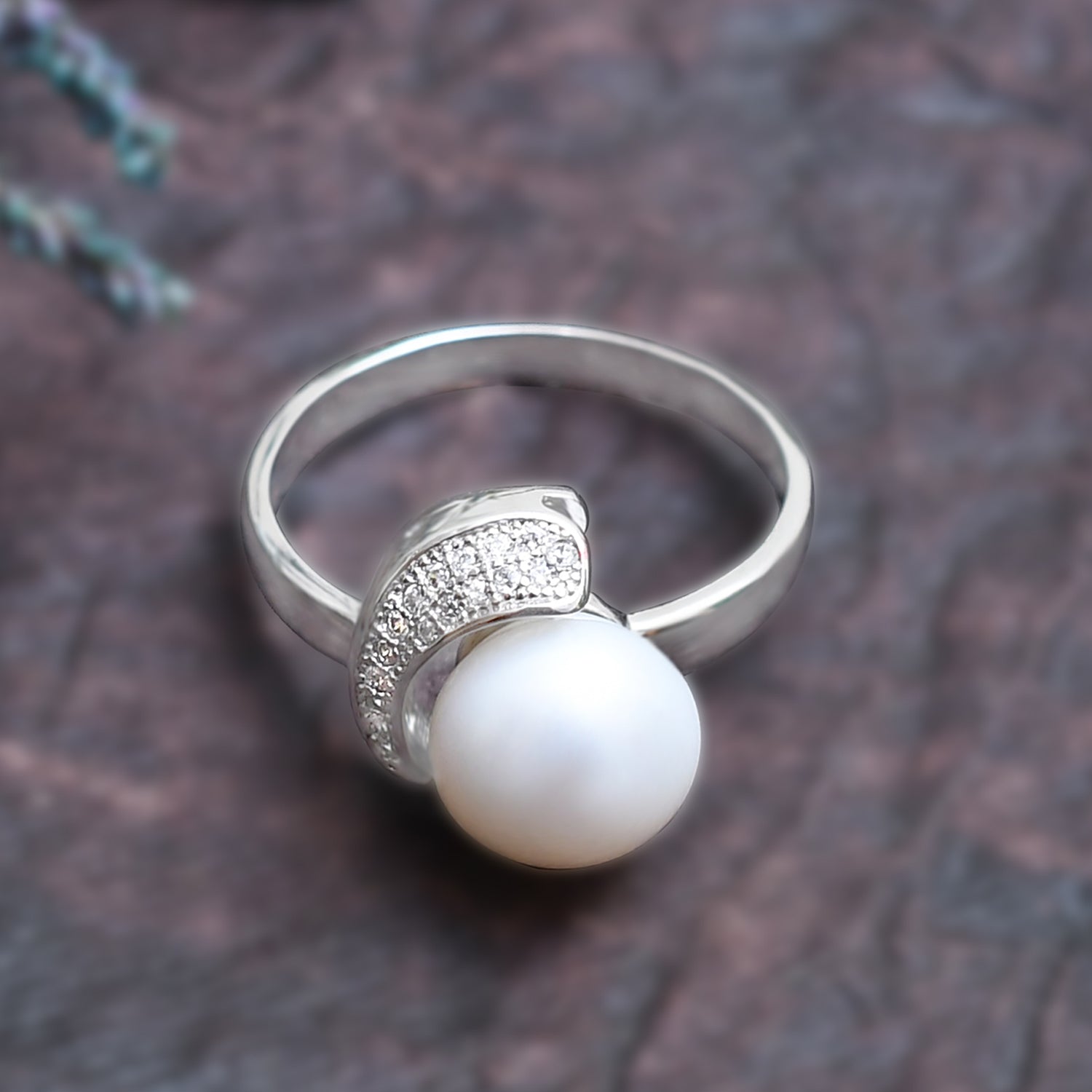 Silver Shimmer Curve Pearl Ring