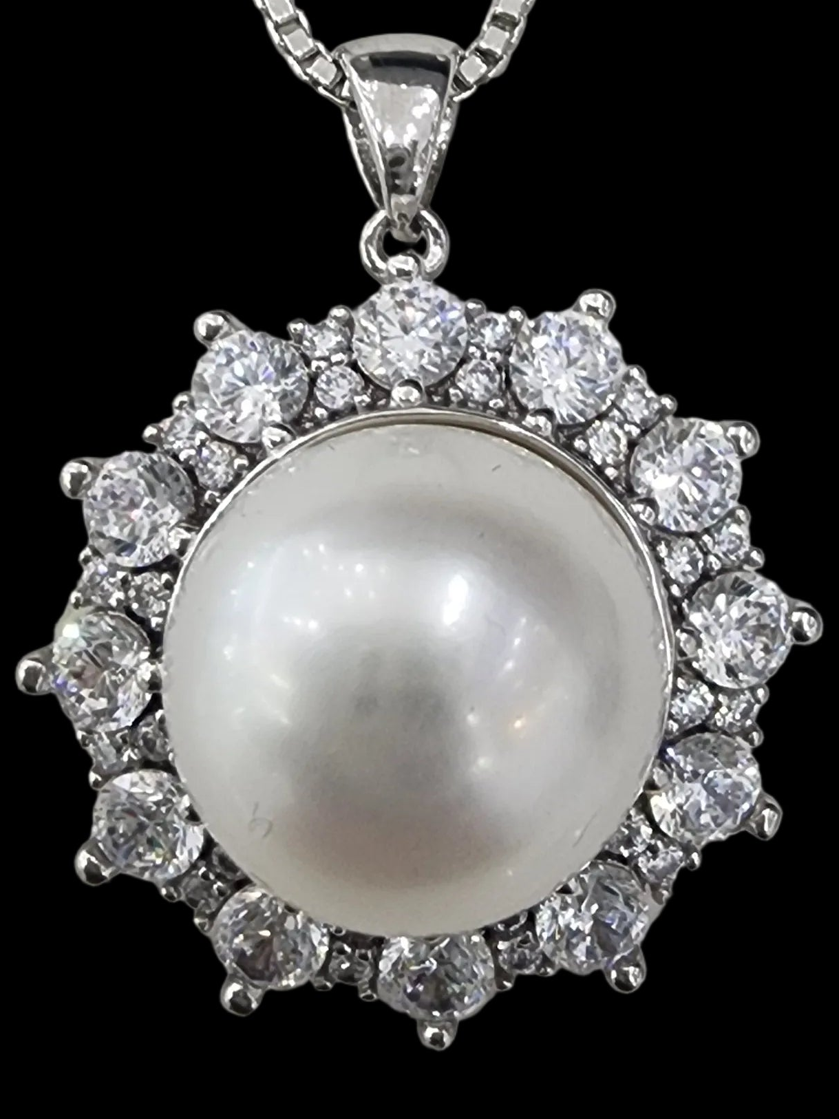 Silver Sparkling Royal Highness Pearl Pendant
